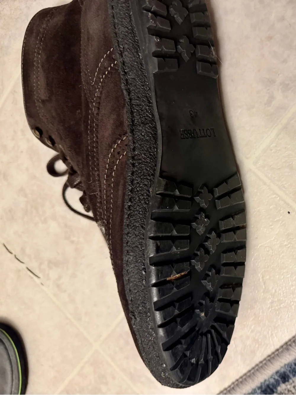 Lottusse 1877 Men's Brown Suede Wingtip Chukka Boots - Classic Lace-Up